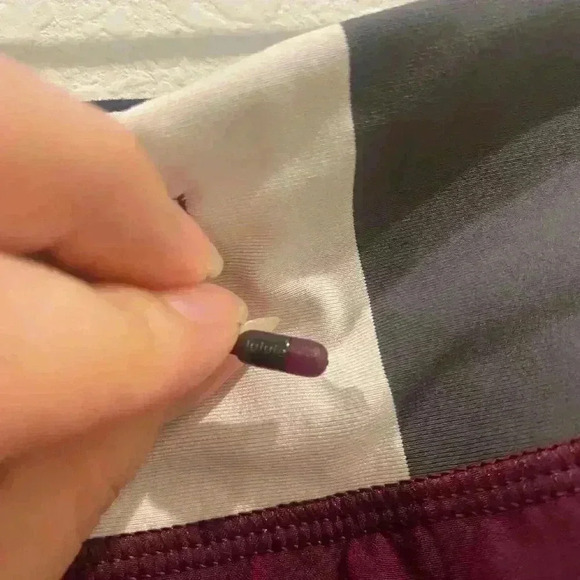 Lululemon | Run Speed Short Plum Pow Stripe
Angel Wing | Sz 8 | EUC - Picture 6 of 7